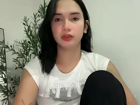 Snapshot of Sweet_Hannahx chatting on 07/22/26, 01:25 Sweet Hannahx online show from 07/22/26, 01:25