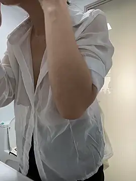 Snapshot of penny996 chatting on 11/02/25, 02:03 penny996 online show from 11/02/25, 02:03