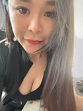 Snapshot of penny996 chatting on 11/18/25, 02:28 penny996 online show from 11/18/25, 02:28