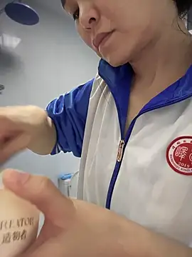 Snapshot of penny996 chatting on 12/05/25, 02:03 penny996 online show from 12/05/25, 02:03