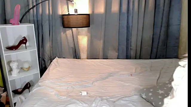 Alison mooreX online show from 12/05/25, 02:58