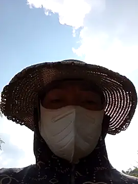 Snapshot of _Helala_ chatting on 09/21/25, 08:27 Helala online show from 09/21/25, 08:27