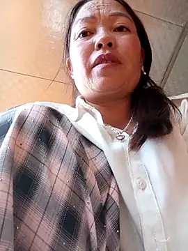 Snapshot of _Helala_ chatting on 10/03/25, 04:20 Helala online show from 10/03/25, 04:20