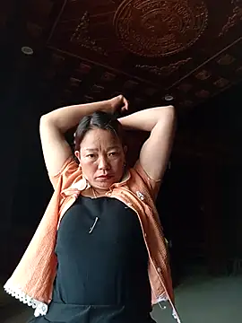 Snapshot of _Helala_ chatting on 10/12/25, 02:43 Helala online show from 10/12/25, 02:43