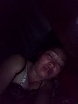 Snapshot of _Helala_ chatting on 10/19/25, 10:32 Helala online show from 10/19/25, 10:32