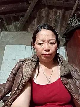 Snapshot of _Helala_ chatting on 10/26/25, 11:31 Helala online show from 10/26/25, 11:31