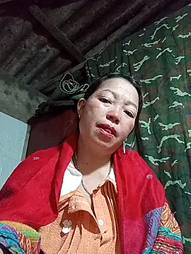 Snapshot of _Helala_ chatting on 10/29/25, 10:11 Helala online show from 10/29/25, 10:11