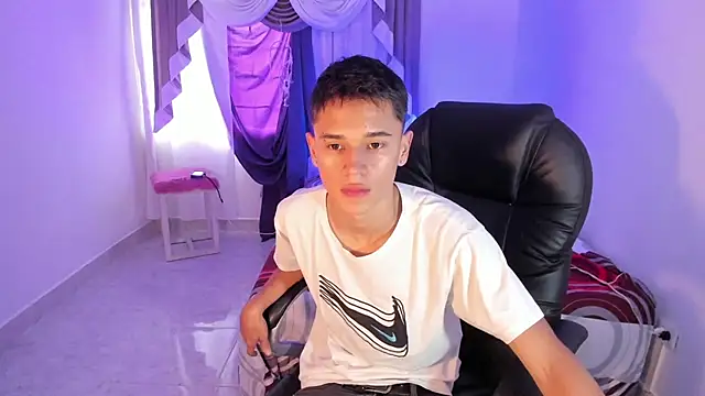 Aron Boyy online show from 09/15/25, 08:42