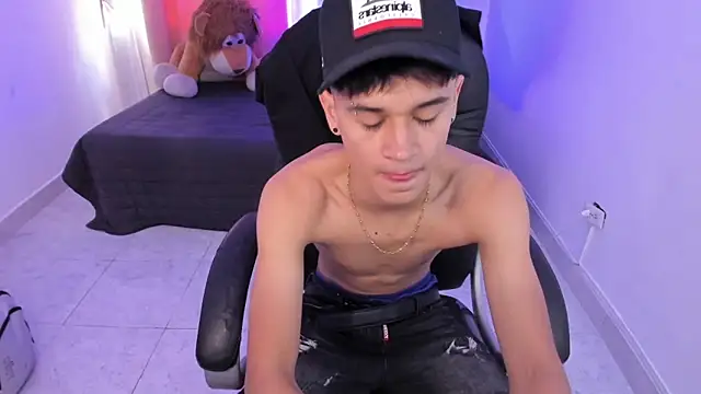 Snapshot of Aron_Boyy chatting on 03/14/26, 08:25 Aron Boyy online show from 03/14/26, 08:25