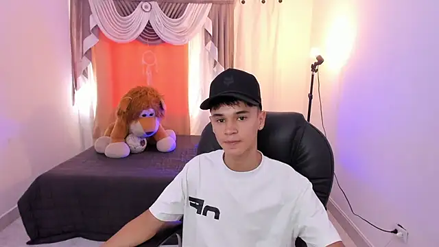 Snapshot of Aron_Boyy chatting on 03/28/26, 07:57 Aron Boyy online show from 03/28/26, 07:57