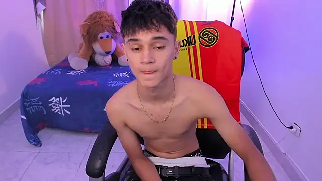 Snapshot of Aron_Boyy chatting on 04/10/26, 09:41 Aron Boyy online show from 04/10/26, 09:41