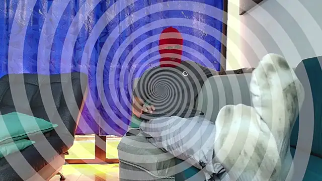 Snapshot of Warmteam777 chatting on 12/14/25, 06:56 Warmteam777 online show from 12/14/25, 06:56