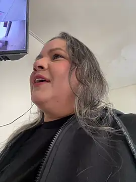 Snapshot of Lucy_Milf_474 chatting on 07/12/26, 12:07 Lucy Milf 474 online show from 07/12/26, 12:07