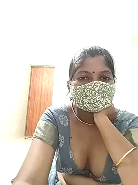 Snapshot of crazcy-couples chatting on 10/09/25, 04:05 crazcy-couples online show from 10/09/25, 04:05