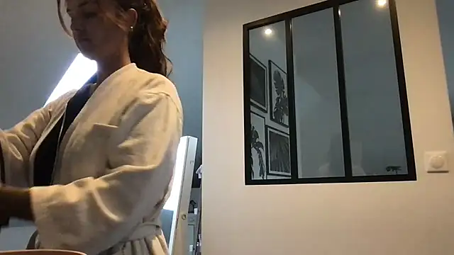 AmyStone   online show from 09/25/25, 07:23