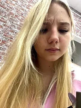 Sky Cutie online show from 10/30/25, 04:14