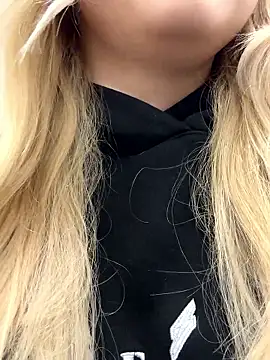 Sky Cutie online show from 11/02/25, 04:37