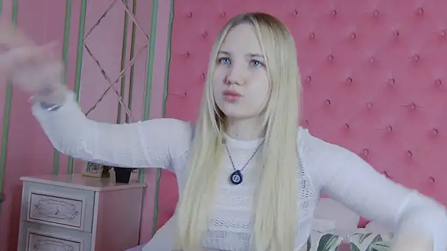 Sky Cutie online show from 03/18/26, 04:37