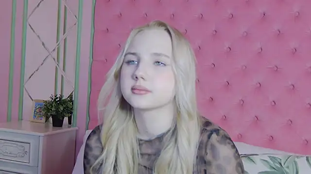 Sky Cutie online show from 04/02/26, 04:43