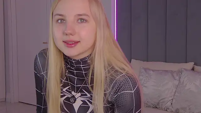 Sky Cutie online show from 04/15/26, 04:30