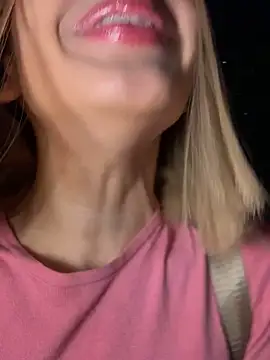 Snapshot of SweetBunnyGF chatting on 11/30/25, 12:47 SweetBunnyGF online show from 11/30/25, 12:47