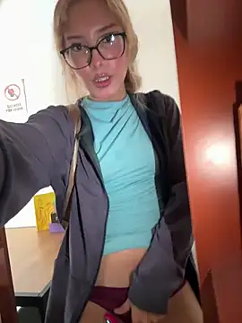 Snapshot of SweetBunnyGF chatting on 04/06/26, 08:21 SweetBunnyGF online show from 04/06/26, 08:21