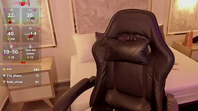 Snapshot of doll_eyees_ chatting on 10/28/25, 02:20 doll eyees online show from 10/28/25, 02:20