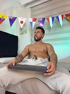 Snapshot of Thiago_Hill chatting on 07/08/26, 07:13 Thiago Hill online show from 07/08/26, 07:13