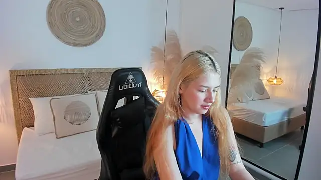 daniand  online show from 09/30/25, 11:59