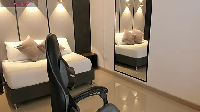 daniand  online show from 10/08/25, 11:57