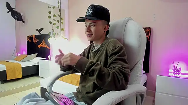 Nascary Fox online show from 10/08/25, 07:22