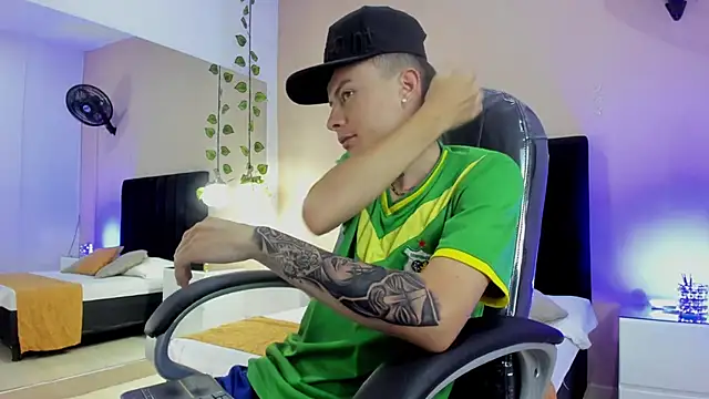 Nascary Fox online show from 11/12/25, 07:57