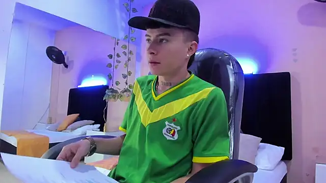 Nascary Fox online show from 12/05/25, 07:21