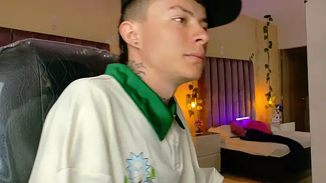 Nascary Fox online show from 03/22/26, 02:20