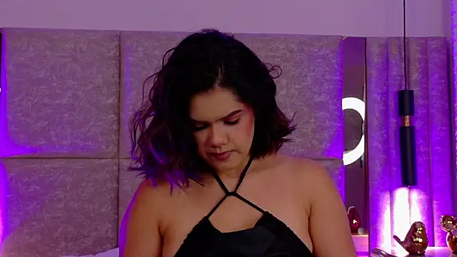 Snapshot of Martina-Roberts- chatting on 09/23/25, 05:10 Martina-Roberts- online show from 09/23/25, 05:10