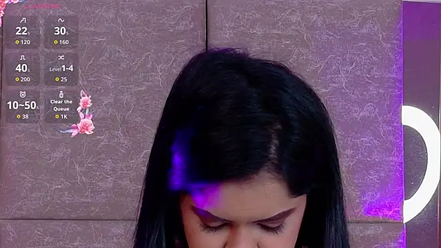 Snapshot of Martina-Roberts- chatting on 10/11/25, 03:50 Martina-Roberts- online show from 10/11/25, 03:50