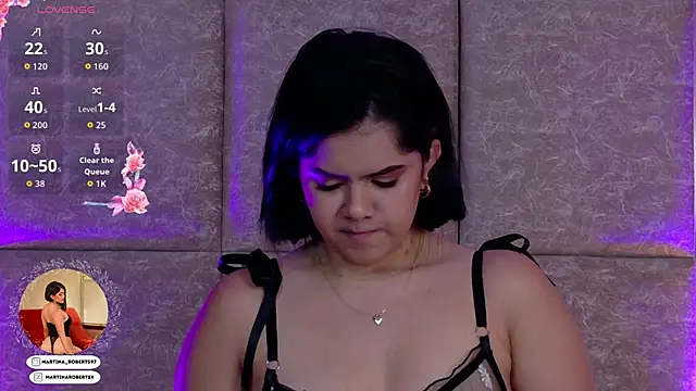 Snapshot of Martina-Roberts- chatting on 10/27/25, 04:16 Martina-Roberts- online show from 10/27/25, 04:16