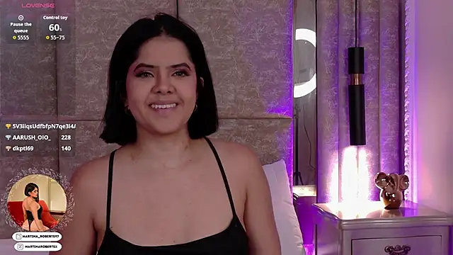 Snapshot of Martina-Roberts- chatting on 11/05/25, 04:01 Martina-Roberts- online show from 11/05/25, 04:01