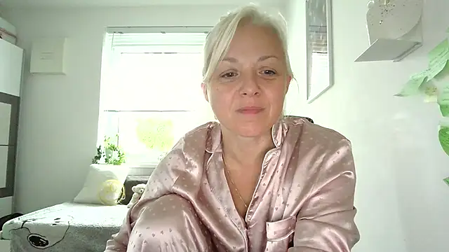 Linsy Kim online show from 09/16/25, 05:41