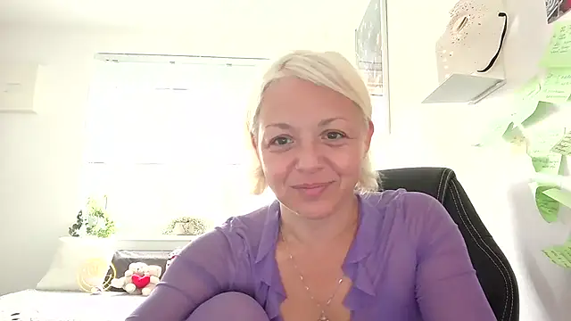 Linsy Kim online show from 09/17/25, 05:42