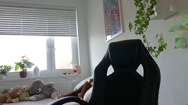 Linsy Kim online show from 03/03/26, 08:53