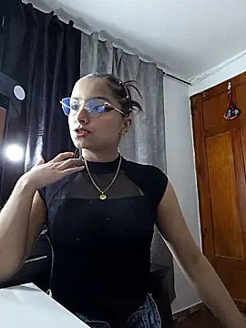 Snapshot of NaughtyLola_26 chatting on 10/01/25, 08:26 NaughtyLola 26 online show from 10/01/25, 08:26
