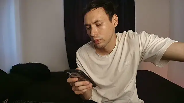 Snapshot of Demian-melany chatting on 11/26/25, 02:29 Demian-melany online show from 11/26/25, 02:29