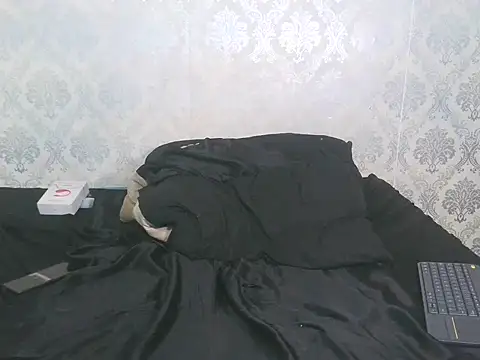 Snapshot of leandro477 chatting on 11/21/25, 03:49 leandro477 online show from 11/21/25, 03:49