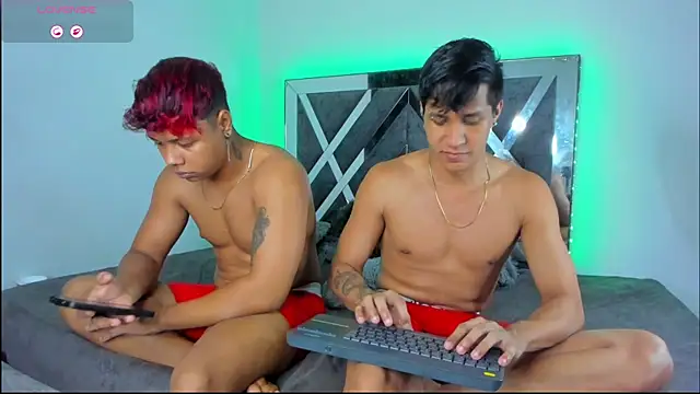 Snapshot of Robertmiller21 chatting on 04/10/26, 01:11 Robertmiller21 online show from 04/10/26, 01:11