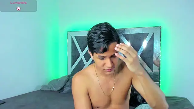 Snapshot of Robertmiller21 chatting on 04/18/26, 12:14 Robertmiller21 online show from 04/18/26, 12:14