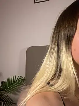 Snapshot of stelli_99 chatting on 02/20/26, 06:08 stelli 99 online show from 02/20/26, 06:08