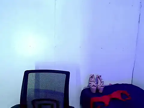 Snapshot of Aiko_shemalexxx chatting on 11/14/25, 05:06 Aiko shemalexxx online show from 11/14/25, 05:06