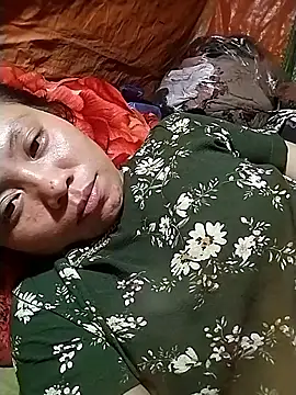 Snapshot of venu00 chatting on 09/17/25, 04:19 venu00 online show from 09/17/25, 04:19