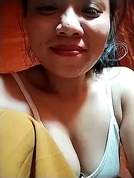 Snapshot of venu00 chatting on 10/01/25, 12:44 venu00 online show from 10/01/25, 12:44